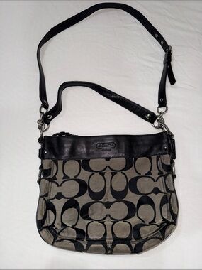 Vintage COACH Zoe Genuine Convert HOBO/CROSSBODY Handbag.  F14708. Black/gray.